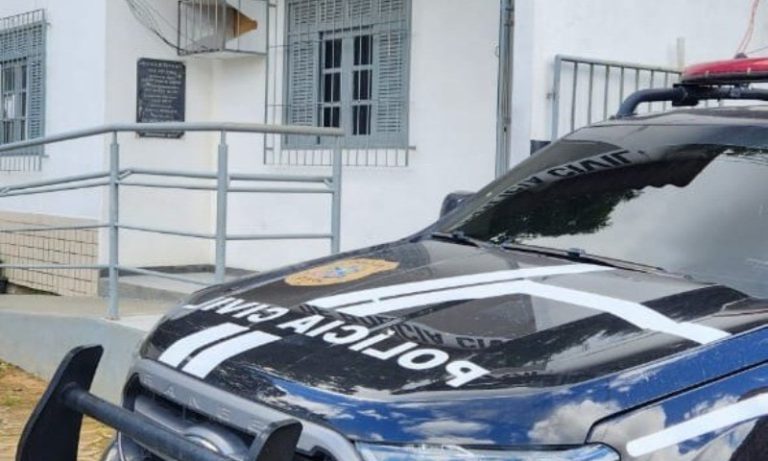 Polícia prende dupla suspeita de tentar matar mulher com tiros no rosto