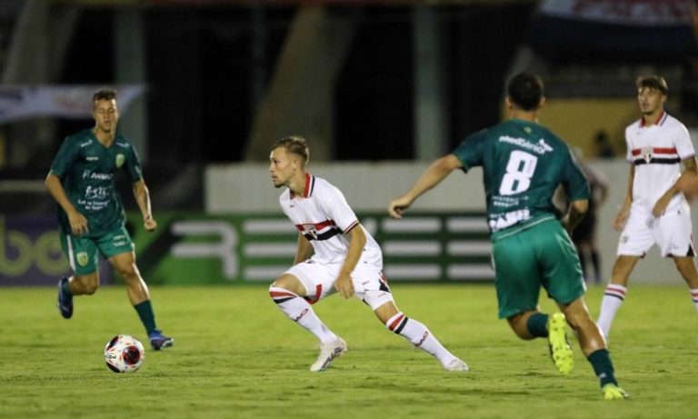 Porto Vitória é goleado pelo São Paulo na estreia na Copinha
