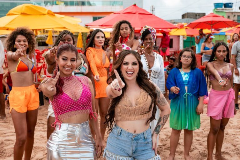 Priscila Senna e Raphaela Santos promovem o “Manual de Como não ser um Babaca”