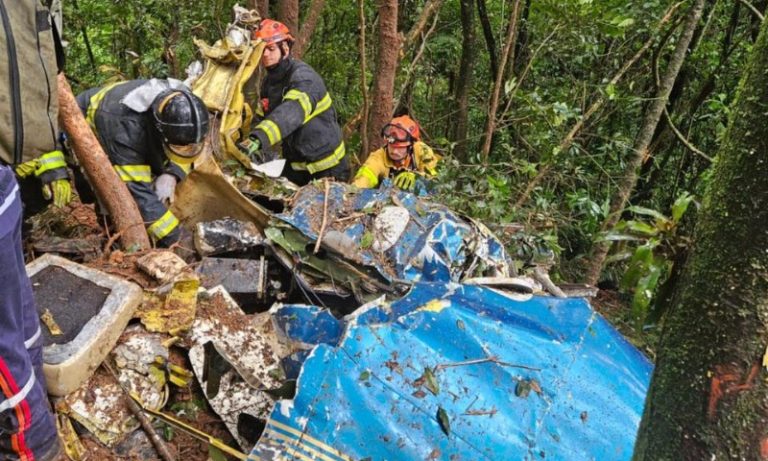 Queda de avião de pequeno porte deixa dois mortos em São Paulo