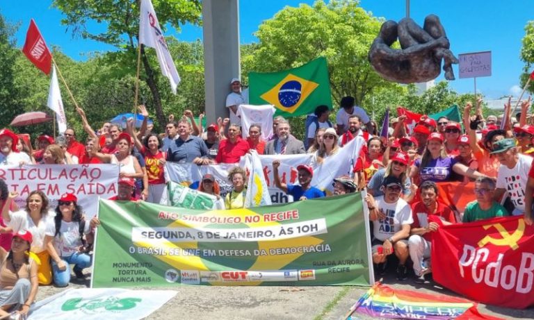 Recife resiste: ato em defesa da democracia no Monumento Tortura Nunca Mais