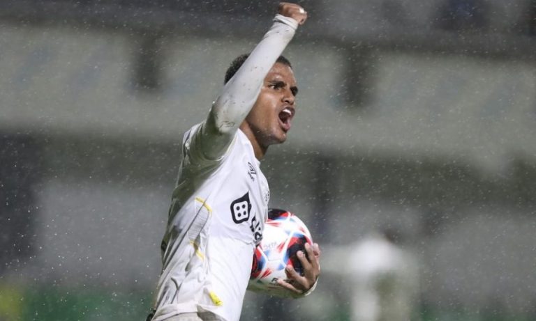 Santos sofre, mas vira sobre o Remo e estreia na Copa SP com vitória