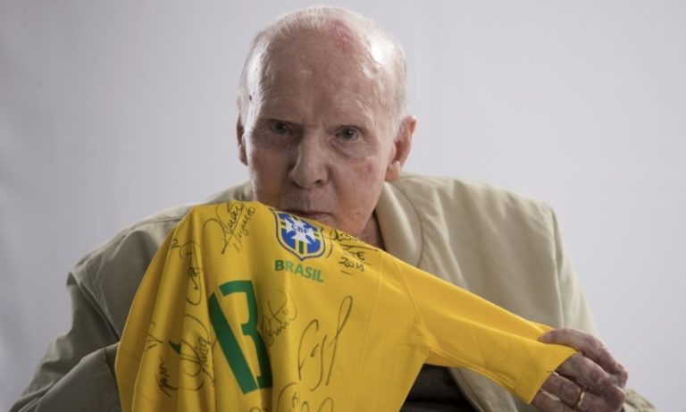 Velório de Zagallo acontece com presença de público e personalidades do esporte