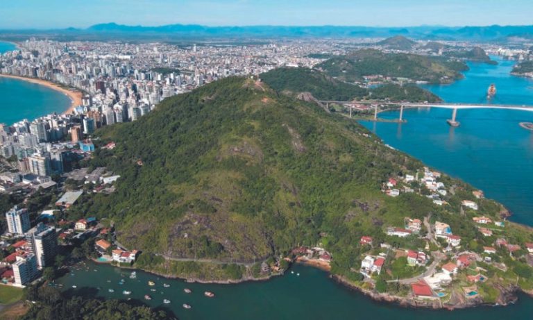 Vila Velha: Praias e ilhas paradisíacas em terra canela-verde