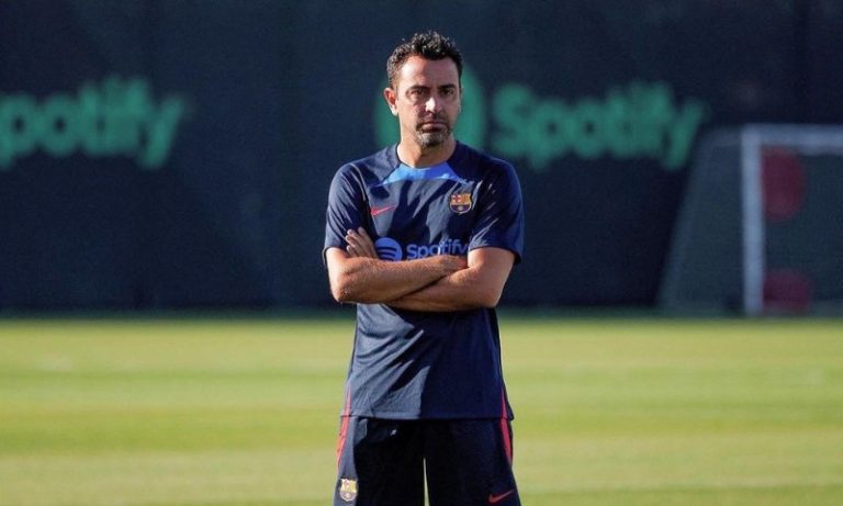 Xavi aguarda registro de Vitor Roque para montar Barcelona: ‘Conto com ele’