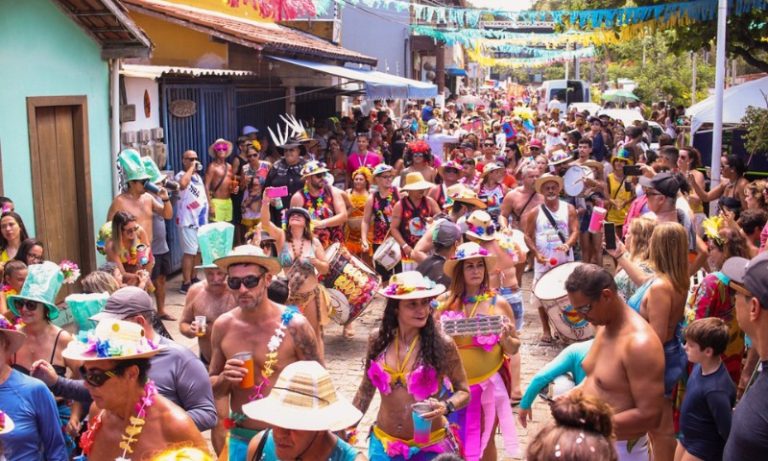 14 blocos vão desfilar pelas ruas da Serra