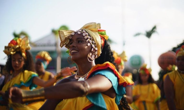 Afoxés abrem o Carnaval do Recife pedindo paz e proteção para os dias de folia