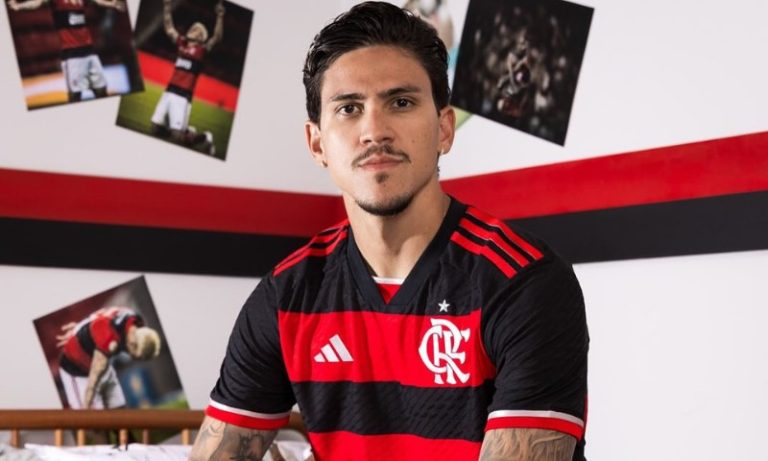 Atacante Pedro, do Flamengo, tem carro e pertences roubados durante a madrugada