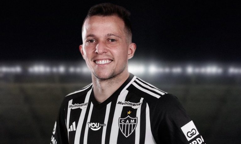 Atlético-MG confirma retorno do atacante Bernard no meio do ano