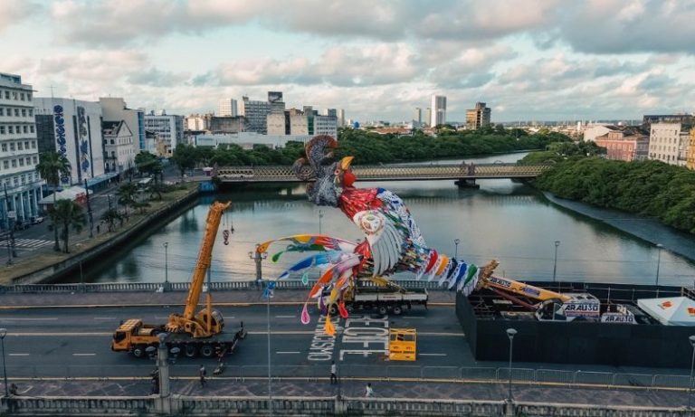 Balsa do frevo: descubra a magia do Carnaval no rio mais amado dos pernambucanos