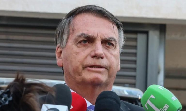Bolsonaro pede a Moraes a devolução de seu passaporte