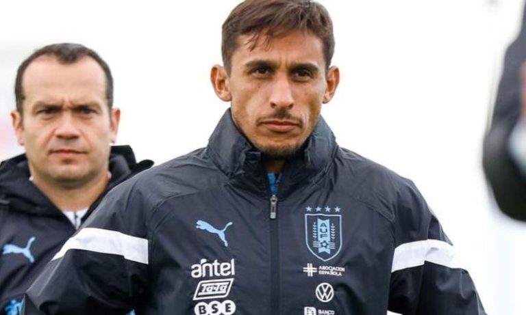 Botafogo oficializa a contratação do lateral-direito uruguaio Damián Suárez