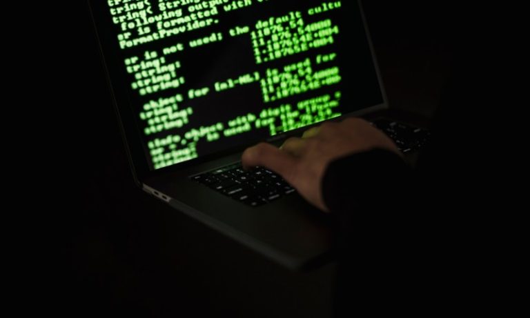 Brasileiros criam e exportam vírus que desvia transferências em mais de 60 bancos
