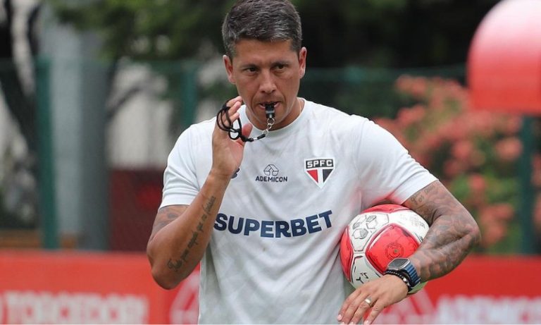 Carpini confirma que São Paulo vai inscrever James Rodríguez no Paulistão
