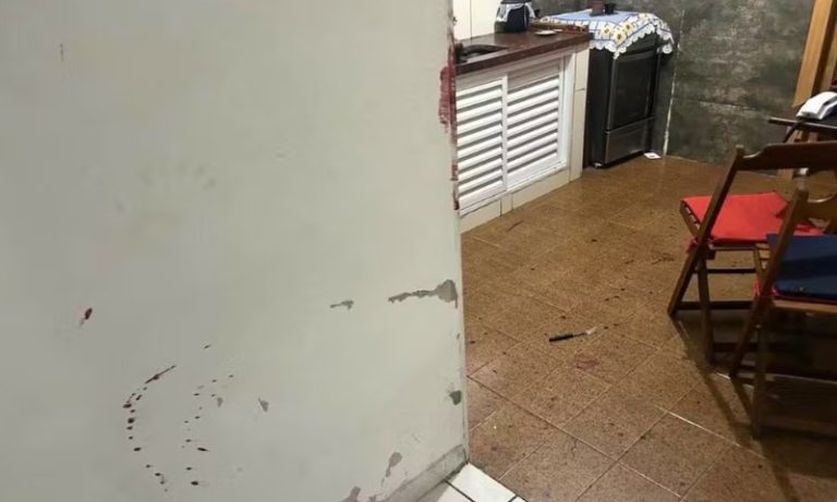 Casal é encontrado morto em Santos; filho de 17 anos é apreendido