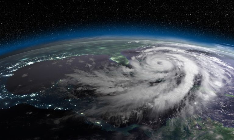 Com mudanças climáticas, cientistas querem nova categoria para furacões