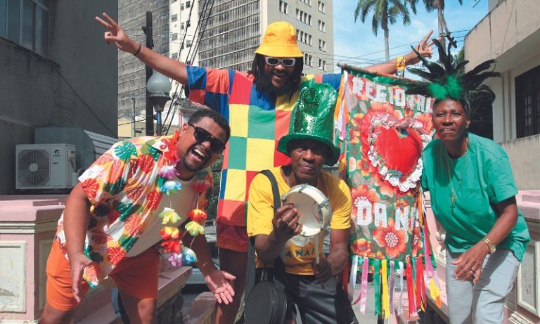 É festa com os blocos do Centro