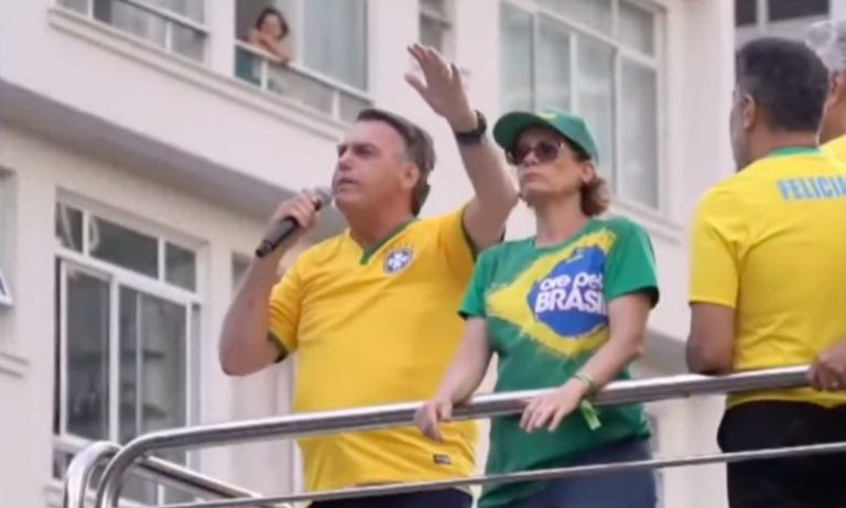 Em ato na Paulista, Bolsonaro defende anistia para presos do 8 de janeiro