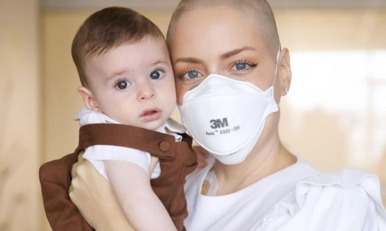 Fabiana Justus mostra encontro emocionante com o filho no hospital; veja vídeo