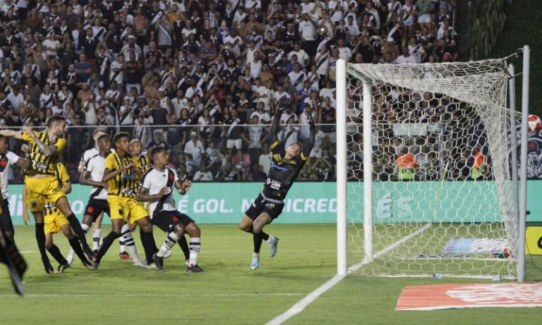 Famílias capixabas aproveitam chance e assistem vitória do Vasco no ES