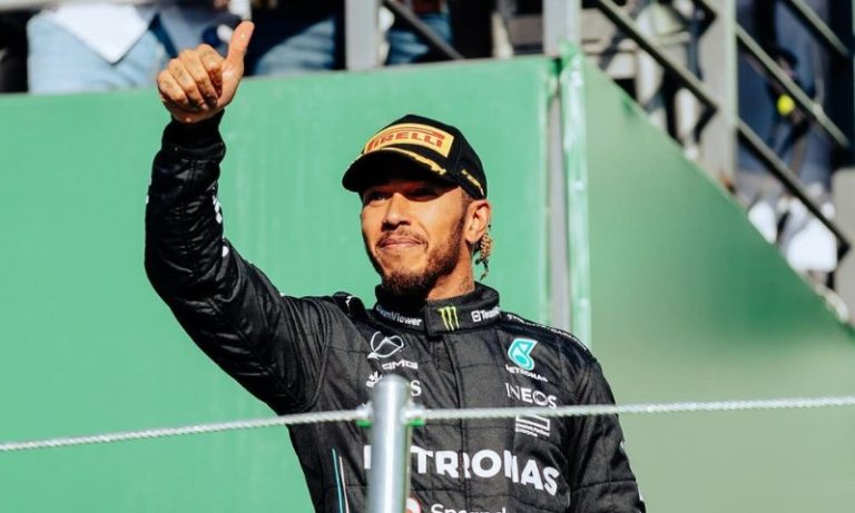 Ferrari confirma contratação de Hamilton para a temporada 2025 da Fórmula 1