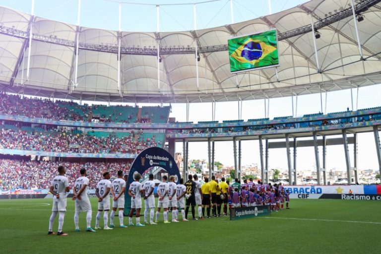 Goleiro Caíque França brilha, mas Sport perde para Bahia no último minuto
