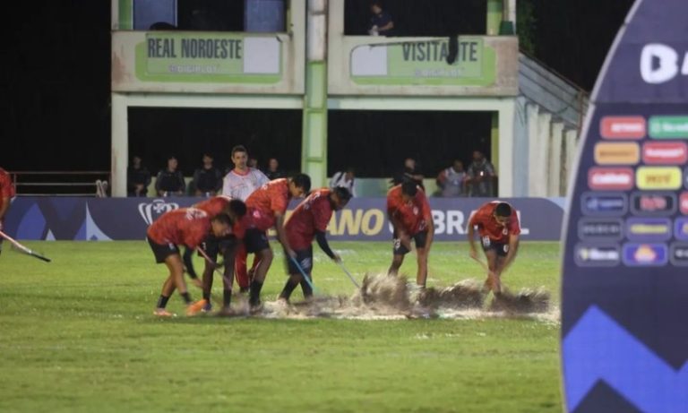 Gramado alagado adia estreia do Real Noroeste na Copa do Brasil. Veja nova data