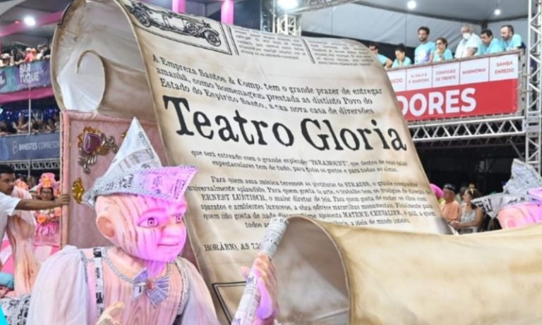 História do Teatro Glória brilha em desfile da Chegou O Que Faltava