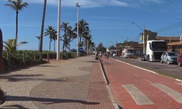 Jovem é baleado durante folia na orla de Jacaraípe