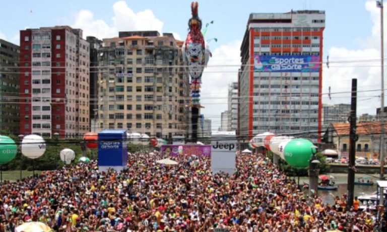 Mistério no Carnaval: 29 foliões são furados por agulhas em Pernambuco