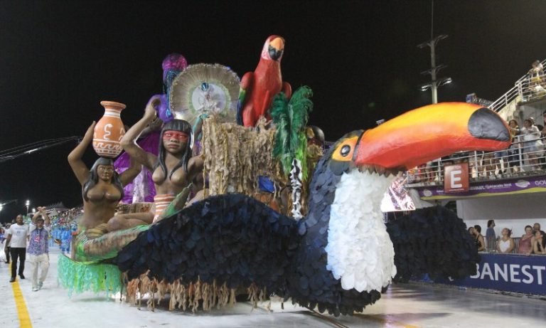 Mocidade da Praia canta a importância do manguezal