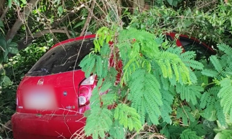 Motorista morre após levar tiros e carro despencar em ribanceira