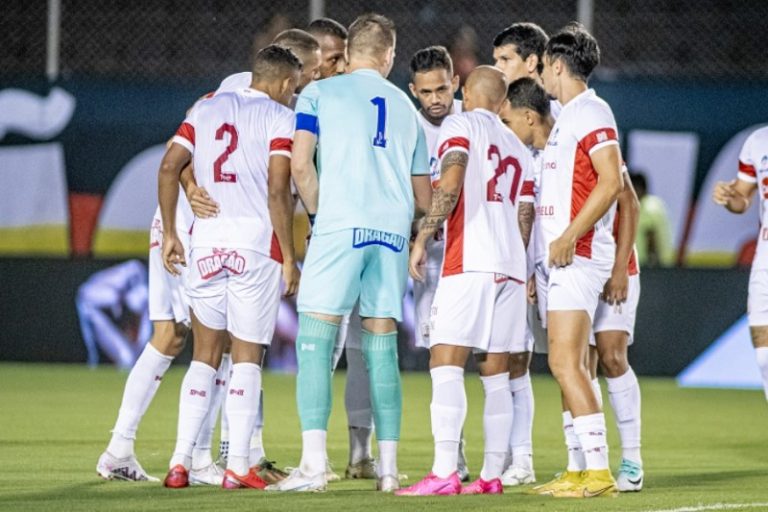 Náutico cede empate para Vitória/BA com gol sofrido no finalzinho do jogo