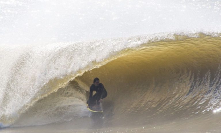 Paraíso dos surfistas no Norte do Estado