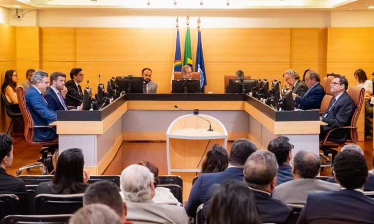Pleno do TCE-PE aprova cautelar sobre servidores estaduais cedidos à PCR