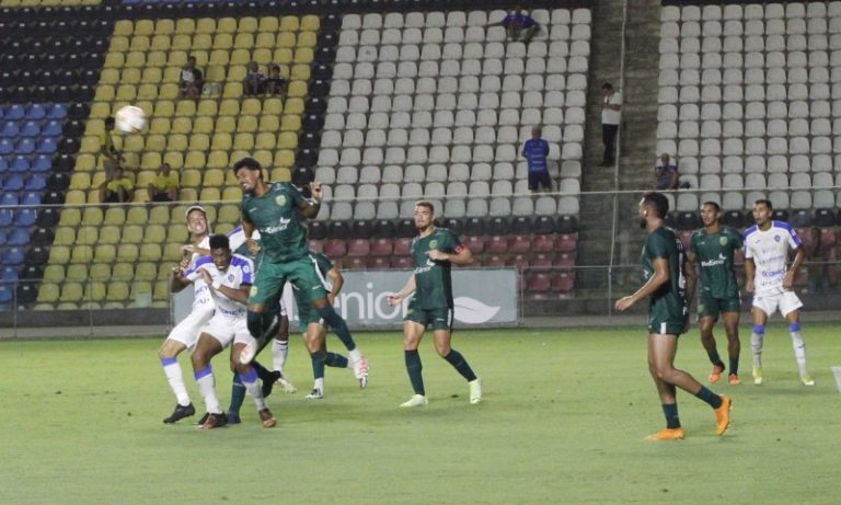 Porto Vitória e Vitória empatam em jogo sem gols no Kleber Andrade