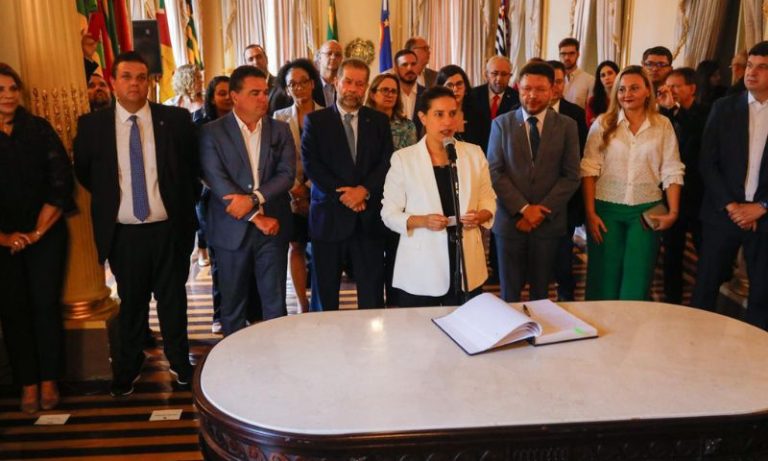 Posse de novo secretário de Raquel Lyra, indicado pelo PDT, é uma reconciliação?
