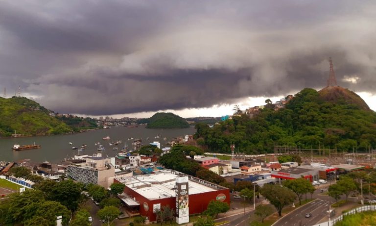 Previsão de chuva e trovoadas no ES durante o fim de semana