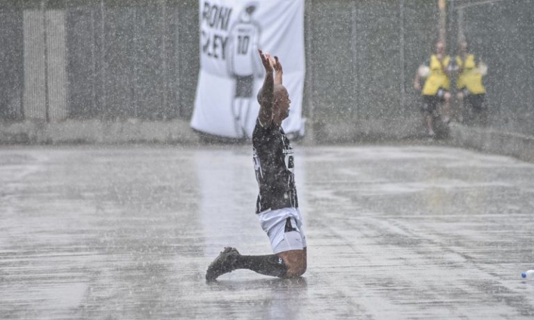 Rio Branco retoma liderança do Capixabão após vitória no clássico Vi-Rio