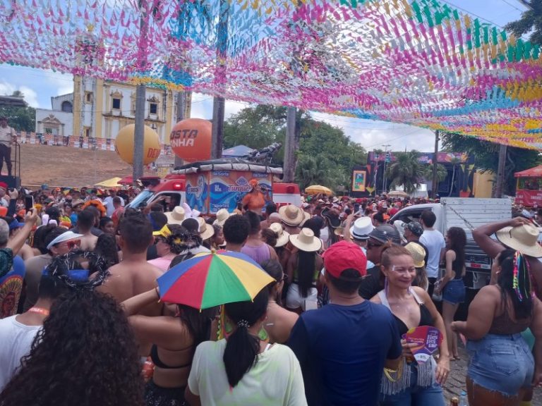 Sorriso dá quatro dicas de como se refrescar durante a Quarta-feira de Cinzas