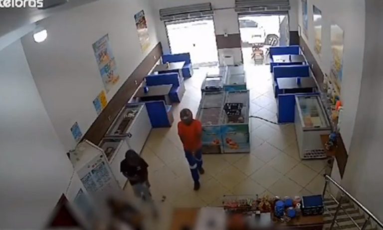 Sorveteria é assaltada por suspeitos armados em Cariacica