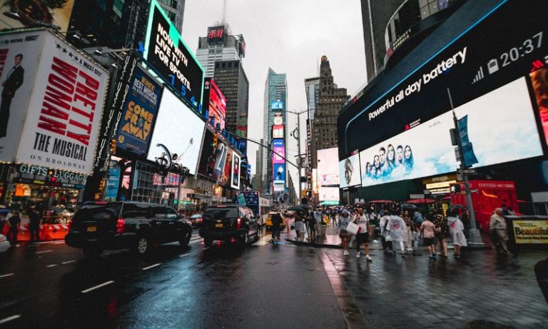 Turista brasileira é baleada na Times Square, em Nova York, diz jornal