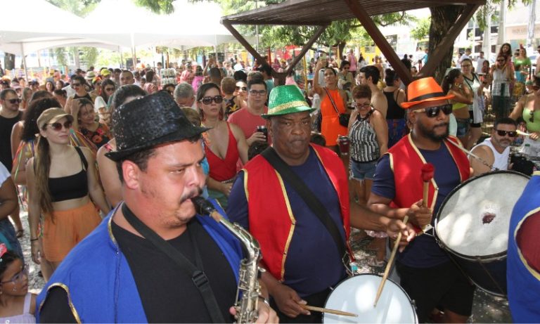 Veja a programação do último dia do feriadão de Carnaval no ES