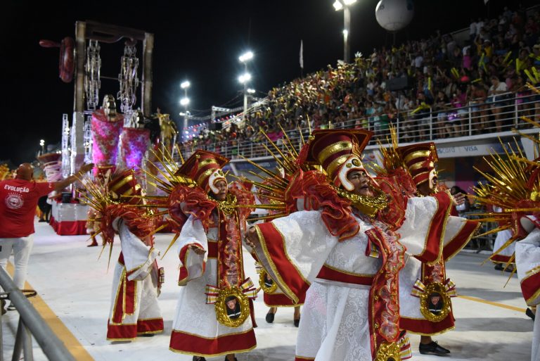 Veja previsão do tempo durante os desfiles do Carnaval de Vitória