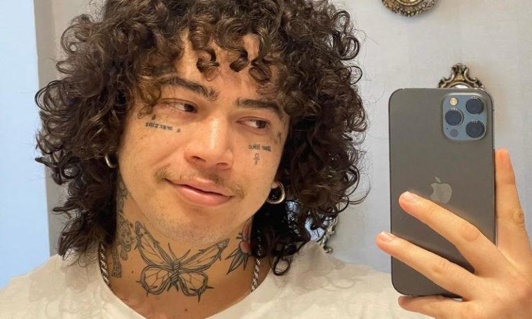 Whindersson anuncia retorno aos palcos após pausa na carreira de comediante
