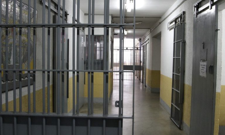 Agentes temem que fim da saidinha transforme presídios em caldeirão de rebeliões