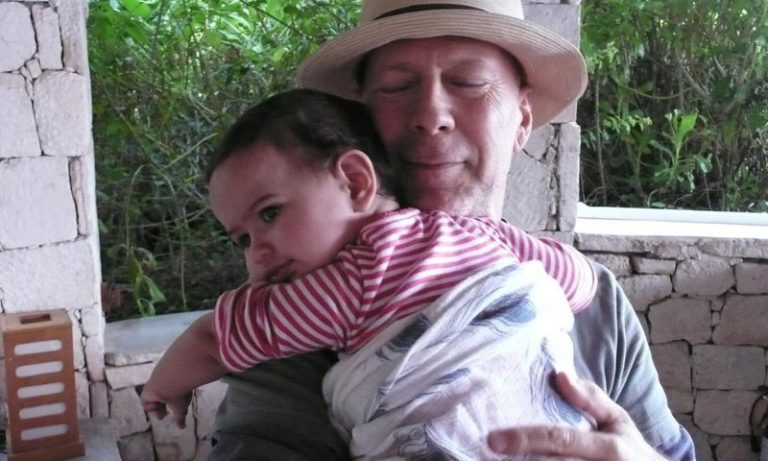 Bruce Willis é homenageado pela família em seu aniversário de 69 anos