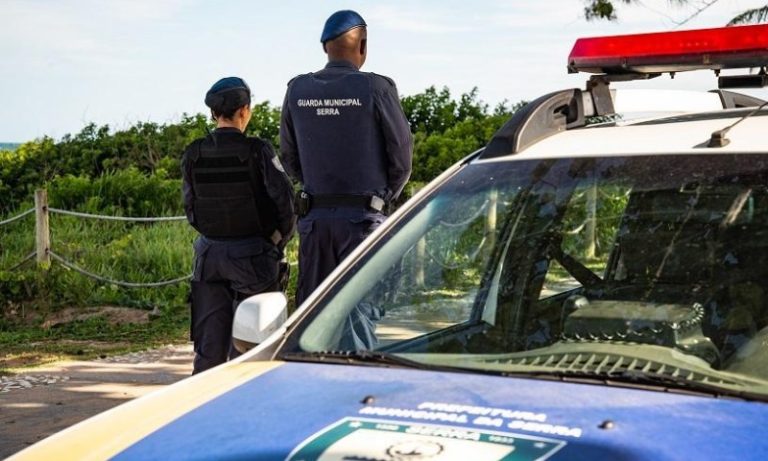 Carro é recuperado 20 minutos após roubo na Serra