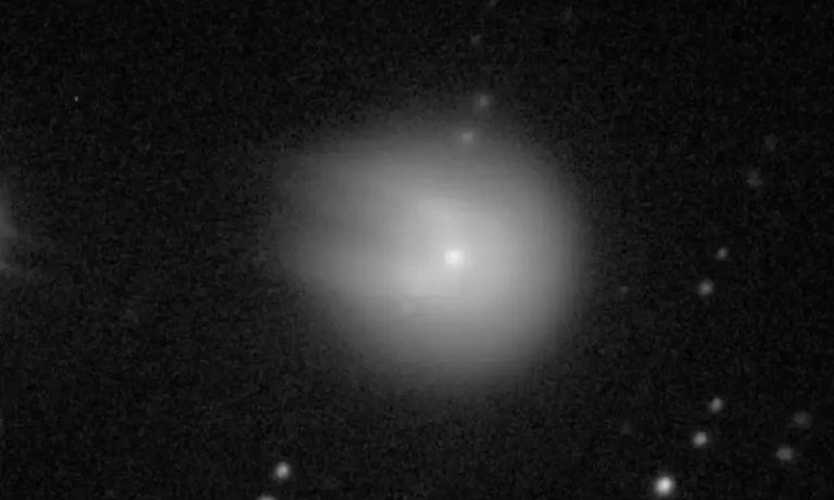‘Cometa do Diabo’ será visível da Terra nas próximas semanas; saiba como observar