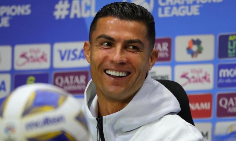Cristiano Ronaldo salta para o Top 3 de atletas mais ricos da história; veja lista